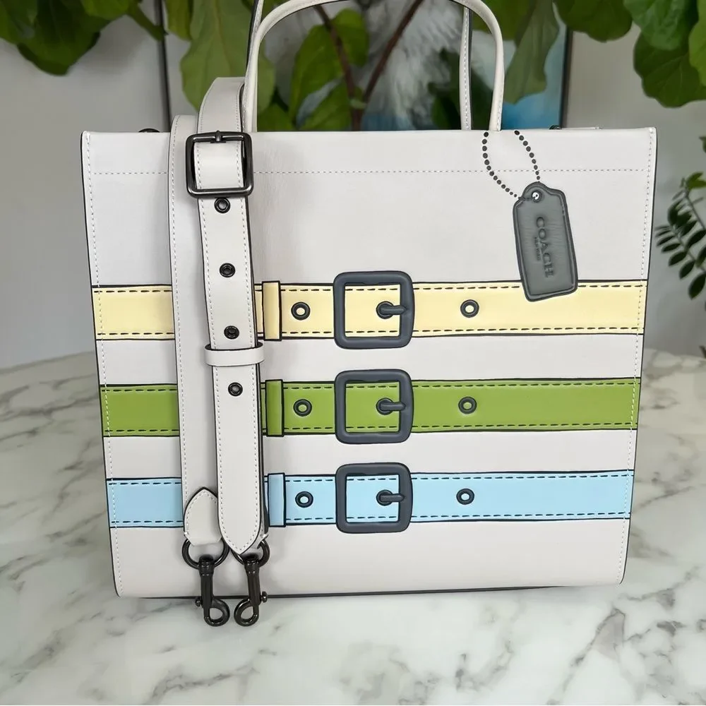 NWT Coach Cashin Carry 32 Trompe L’oeil C9724 Spring 2022 Runway Collection